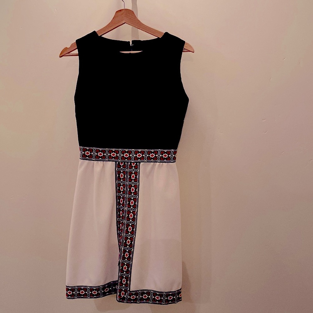 Vintage Eastern European dress. Approx size 00P-2P. Beautiful texture.